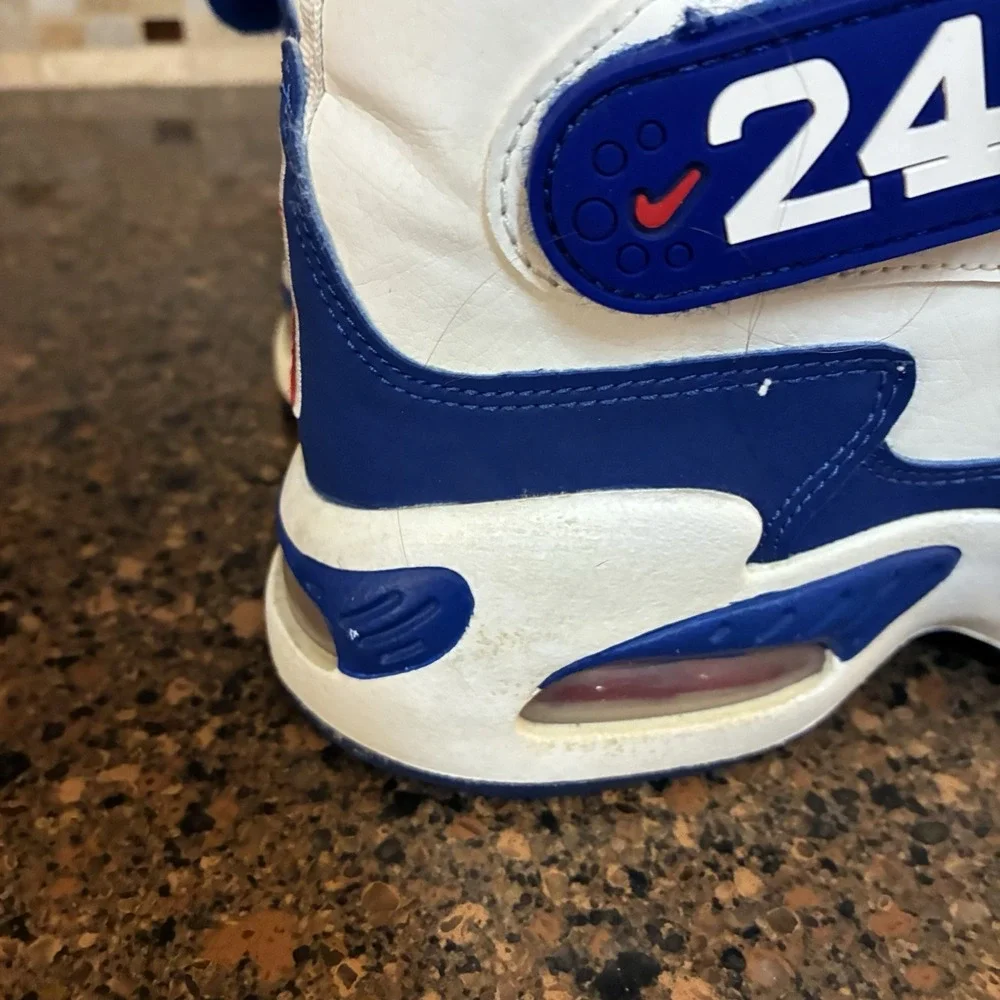 Nike Air Griffey Max 1 GS White Blue Red Kids Size 4Y DX3724-100 Baseball